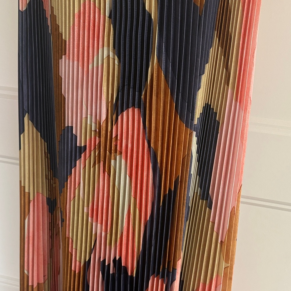 Strapless Pleated Maxi Dress in Pastel Floral - Picture 8 of 9